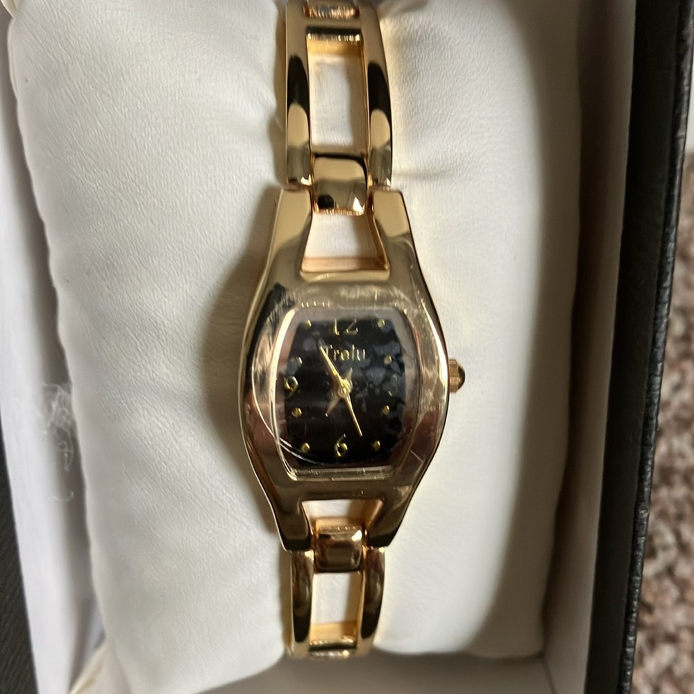 Trelu-NWOT-Lady’s Watch-Gold Tone - Picture 4 of 5
